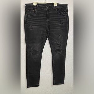 American eagle men’s airflex black Distressed Black Jeans size 40X32